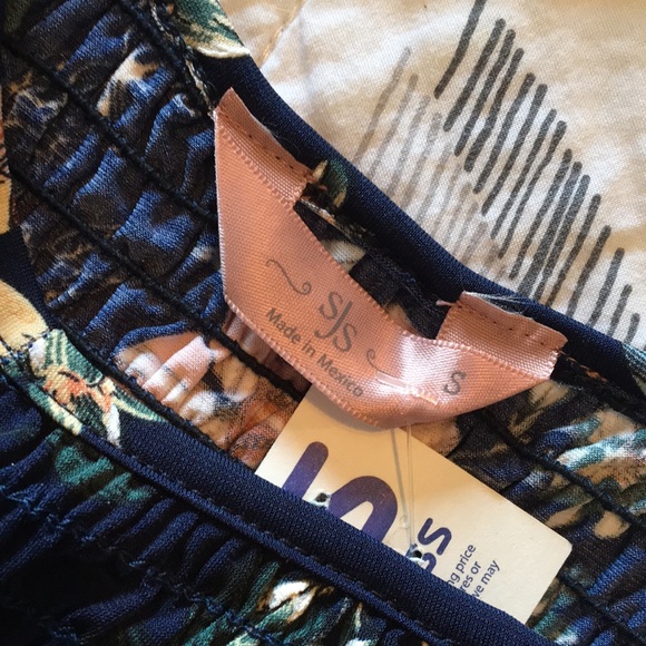 Brand New Dress -tags are no longer on. - Picture 6 of 7